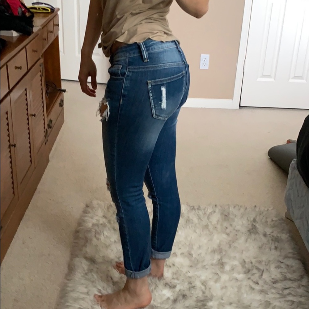 Distressed denim - Picture 4 of 8